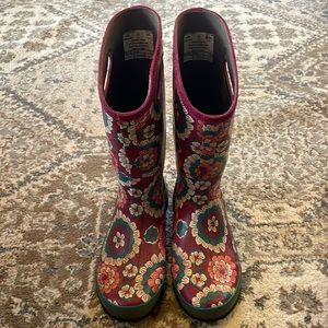 Bogs rain boots. Size 8.